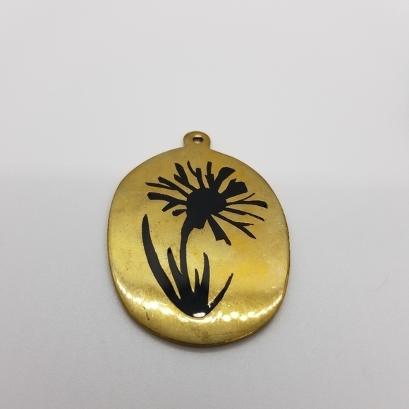 oval gold tone pendant with black flower - Picture 1 of 2